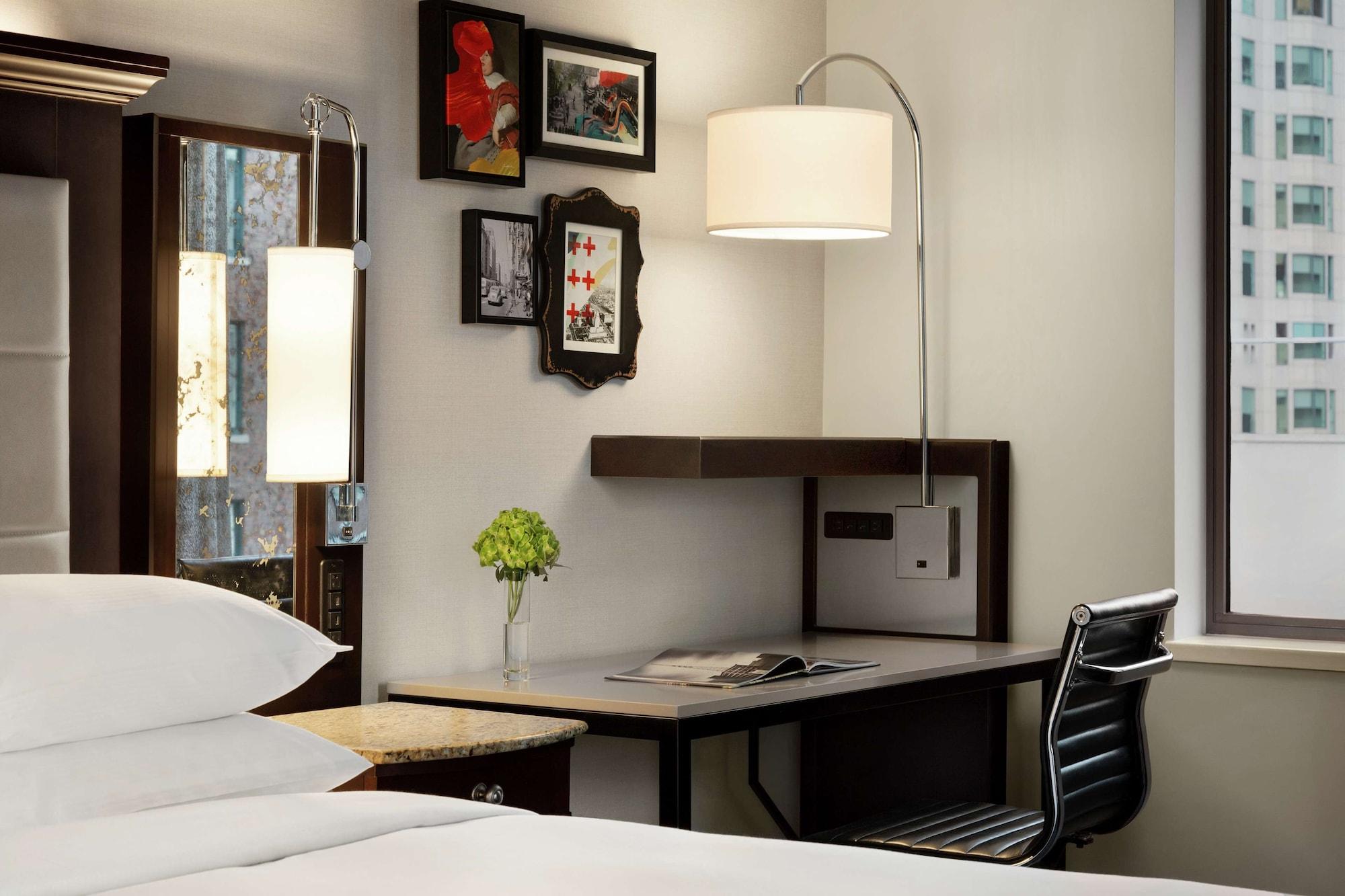 Hilton Checkers Angeles Hotel 3*