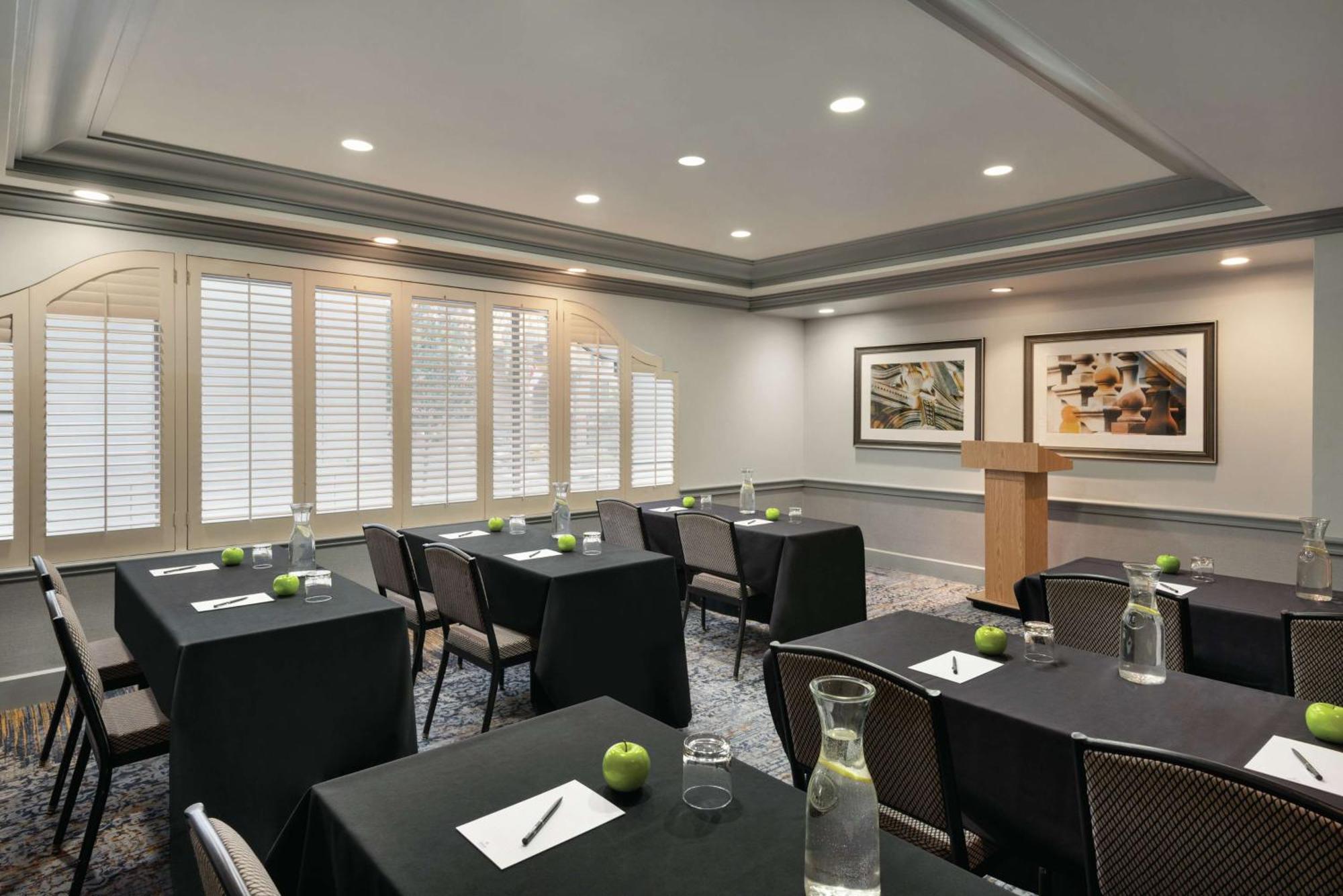 Hilton Checkers Angeles