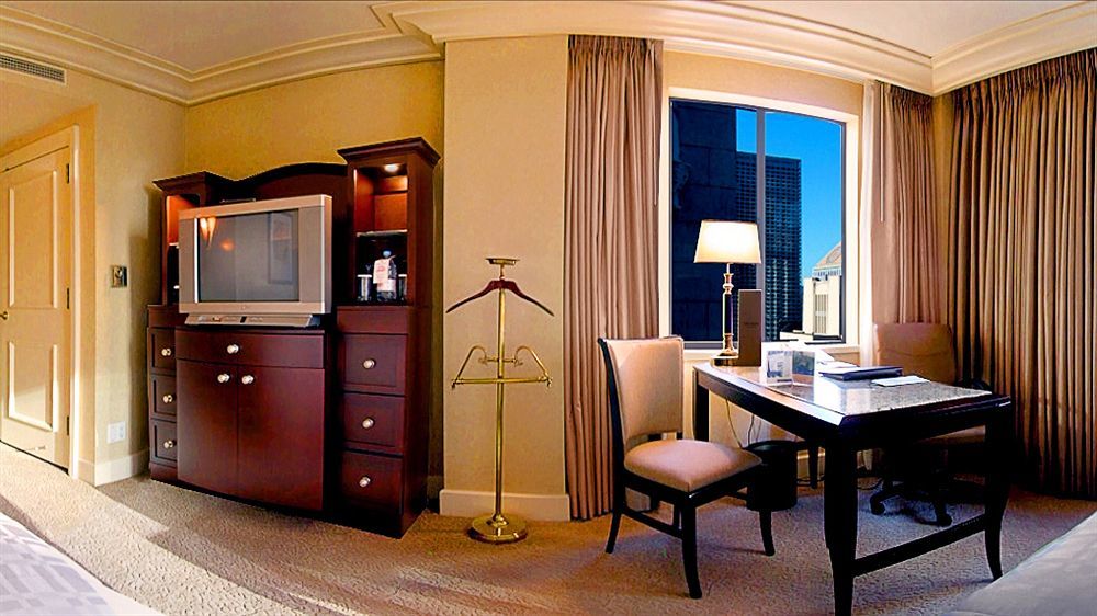 Hilton Checkers Angeles Hotel